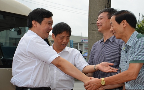 2012年8月,嘉興市委書記、人大主任李衛(wèi)寧一行蒞臨公司視察指導(dǎo)