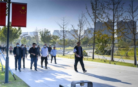 添新勁、出新彩，向著新的征程 --- 組織開展環(huán)湖勁走活動