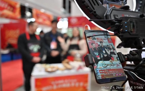 “嘉昕小廚房”走上“2023嘉興煥新年貨節(jié)”， 共同助力促進(jìn)脫貧地區(qū)優(yōu)質(zhì)農(nóng)產(chǎn)品 銷售擴(kuò)渠增效！