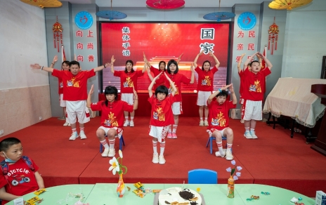 “水點(diǎn)點(diǎn)”---用心暖童心，用情伴成長(zhǎng)！