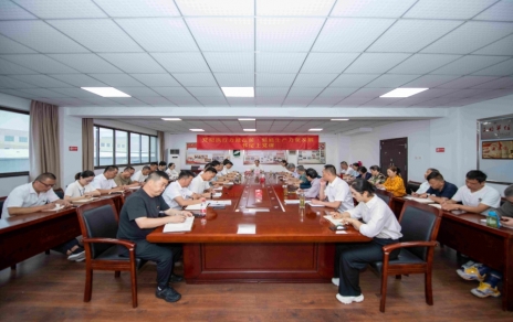 以學(xué)促行、以行促干、正風(fēng)肅紀(jì)，勤廉并重干事業(yè)！